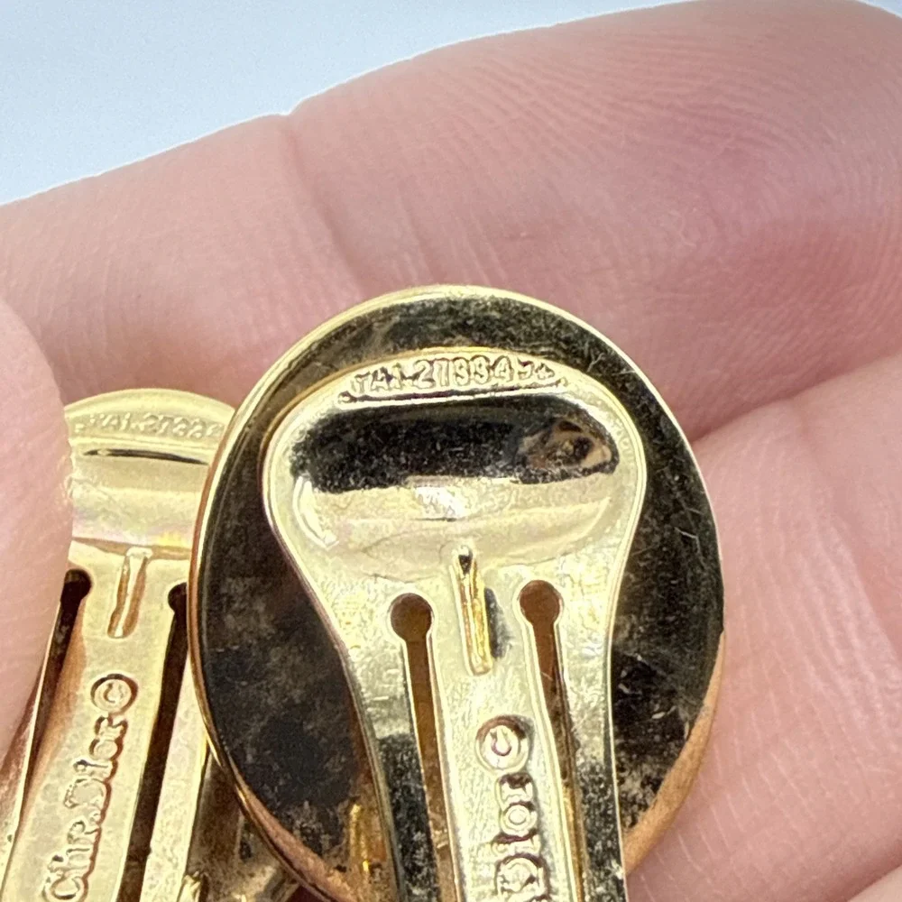 Vtg‎ Christian Dior Gold Tone Black Glass Cabachon Clip On Earrings .75